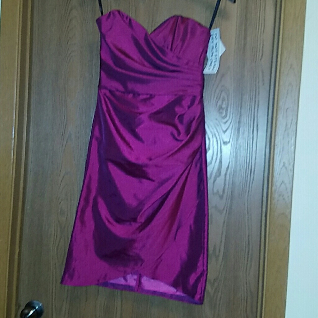 Watters Strapless Satin Sheath Dress In Fuchsia